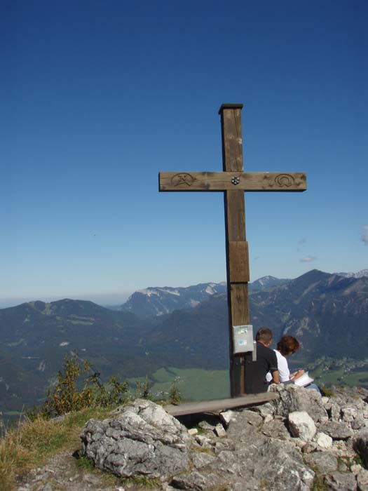Gipfelkreuz auf 1.502 Meter Seehöhe